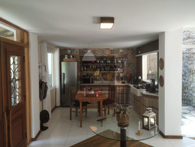 Fábio B Broker vende linda casa aconchegante em conceito aberto em Itaipu