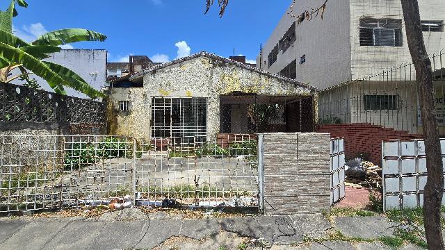 CASA A VENDA NO ESPINHEIRO
