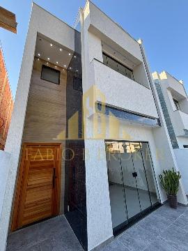 Fábio B Broker vende linda casa contemporânea com 4 quartos sendo 1 suite.