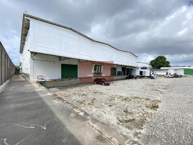 Galpão em Condominio.