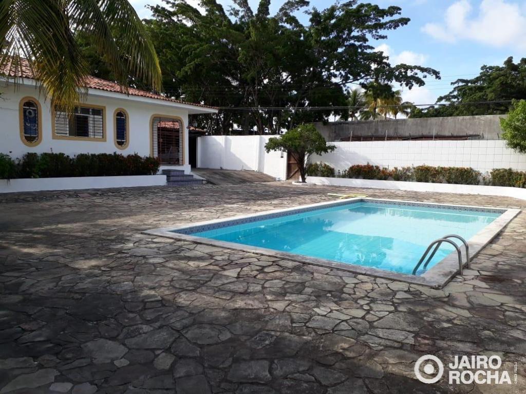 CASA EM CANDEIAS