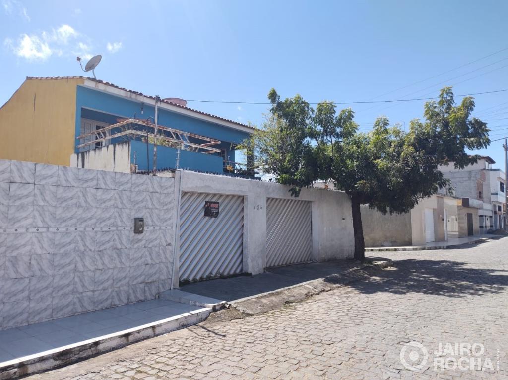 CASA RESIDENCIAL - RUA LUZIA DE ARAÚJO SOARES - CARUARU