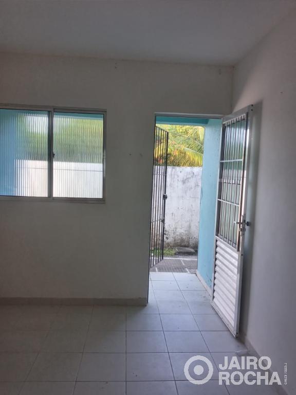 CASA RESIDENCIAL RUA REPUBLICA CENTRO AFRICANA - PAU AMARELO - Foto 4