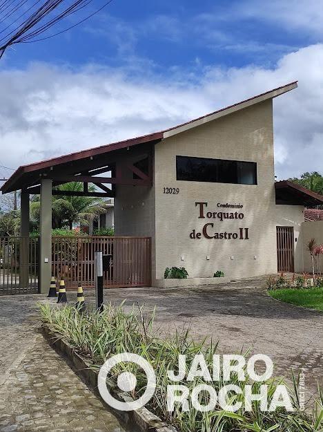 CASA EMCONDOMINIO TORQUATP CASTRO II