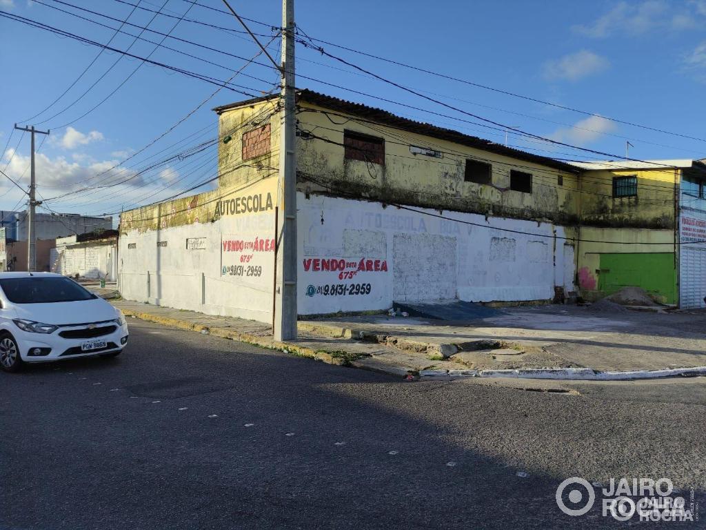 TERRENO AV. ZEQUINHA BANETO N° 290, PIEDADE