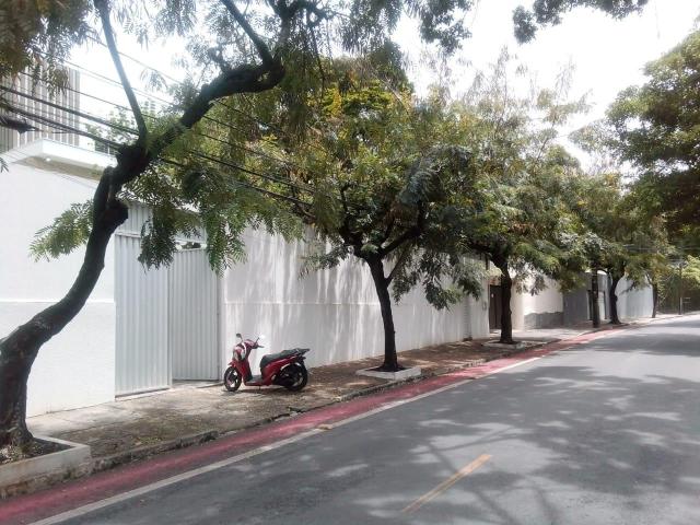 VENDO EXCELENTE MANSÃO AREA NOBRE CASA AMARELA