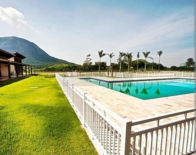 OPEN HOUSE VENDE LOTE EM ALPHAVILE MARICÁ 1 MUITO BEM LOCALIZADO