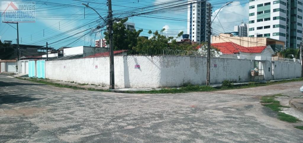 Terreno 27m X 19m nascente de esquina Vendo com Casa 03 quartos na Rua Majestade, 50 em Campo Grand