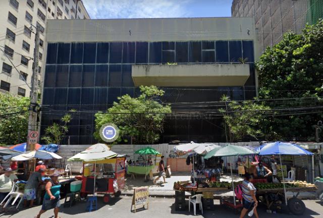 Prédio na Av. Dantas Barreto